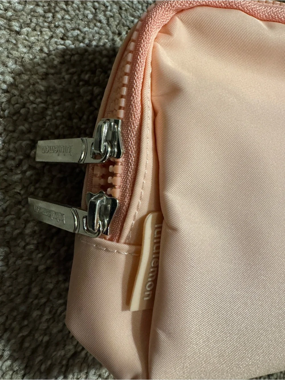 Lululemon 2 L size belt bag